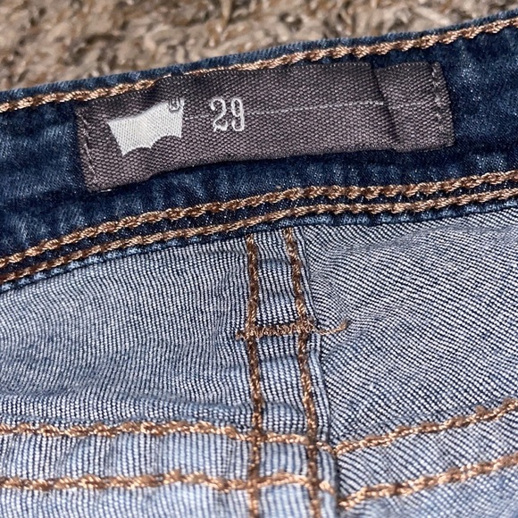 Levi’s Denim Short Shorts - Picture 3 of 4